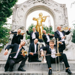 Mnozil Brass - Strauss – Ein Tänzchen zwischen den Stühlen